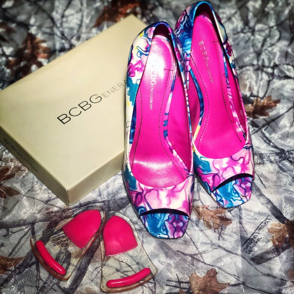 BCBGeneration Ariel floral lilac heels & heel pads